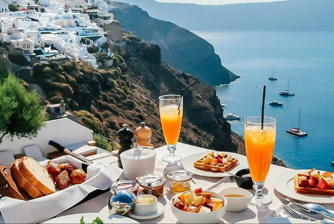 10 DAYS -  9 NIGHTS  PROGRAM  2023 2N ATHENS , 2 DAY DELPHI / METEORA , 1N ATHENS , 2 NIGHTS PAROS , 3 NIGHTS SANTORINI