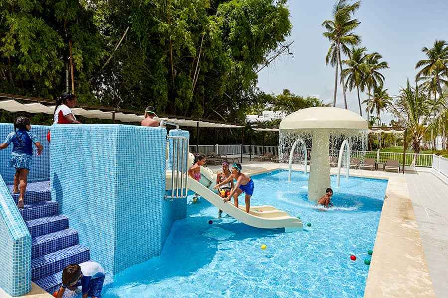 piscina-infantil-hotel-riu-palace-punta-cana_tcm55-203156